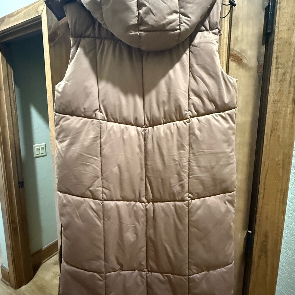 Avec Les Filles Tan Puffer Vest - Picture 2 of 3